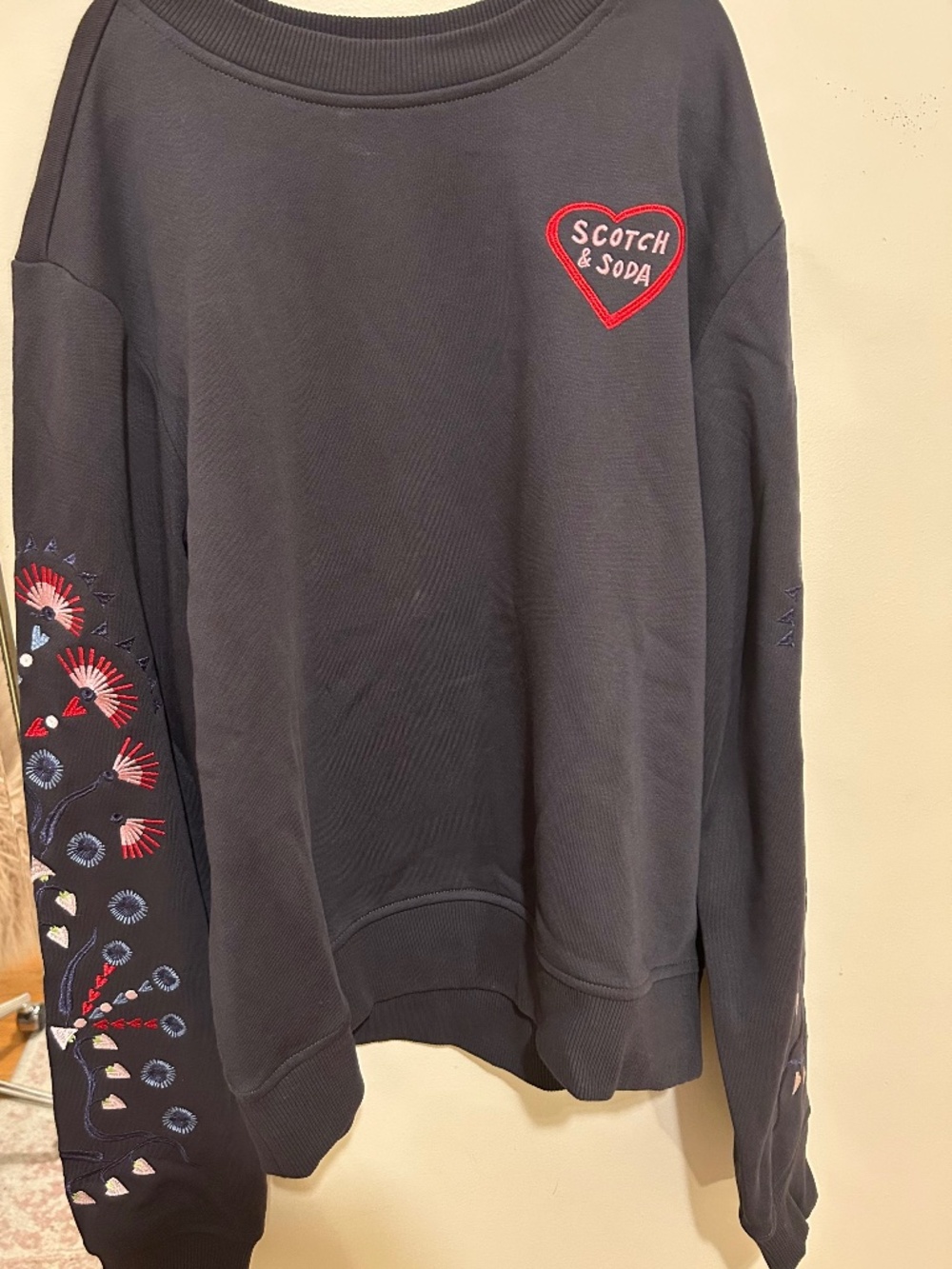 Scotch & Soda Embroidered sweatshirt NWOT